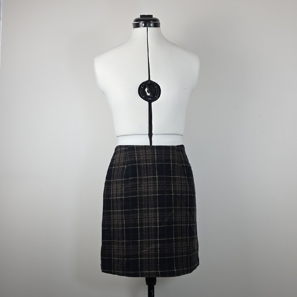 Jacob plaid wool blend skirt – size 3 – classic check print – made in Canada - Picture 2 of 8